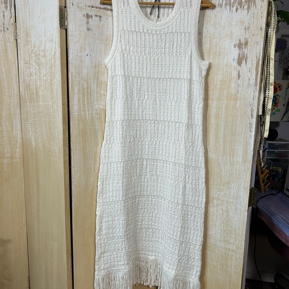 Sleeveless White Knit Fringe Hem Dress